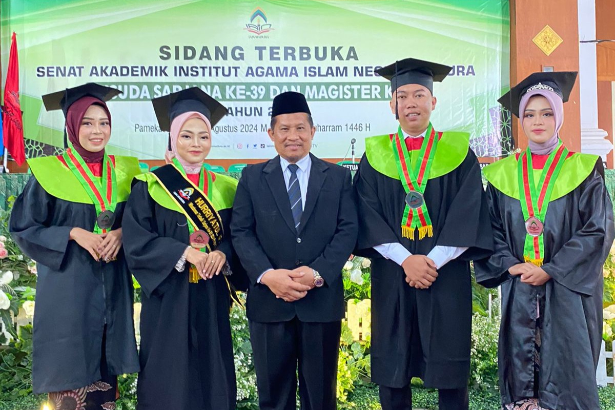 CETAK SEJARAH, MAGISTER MPI IAIN MADURA GELAR WISUDA PERDANA