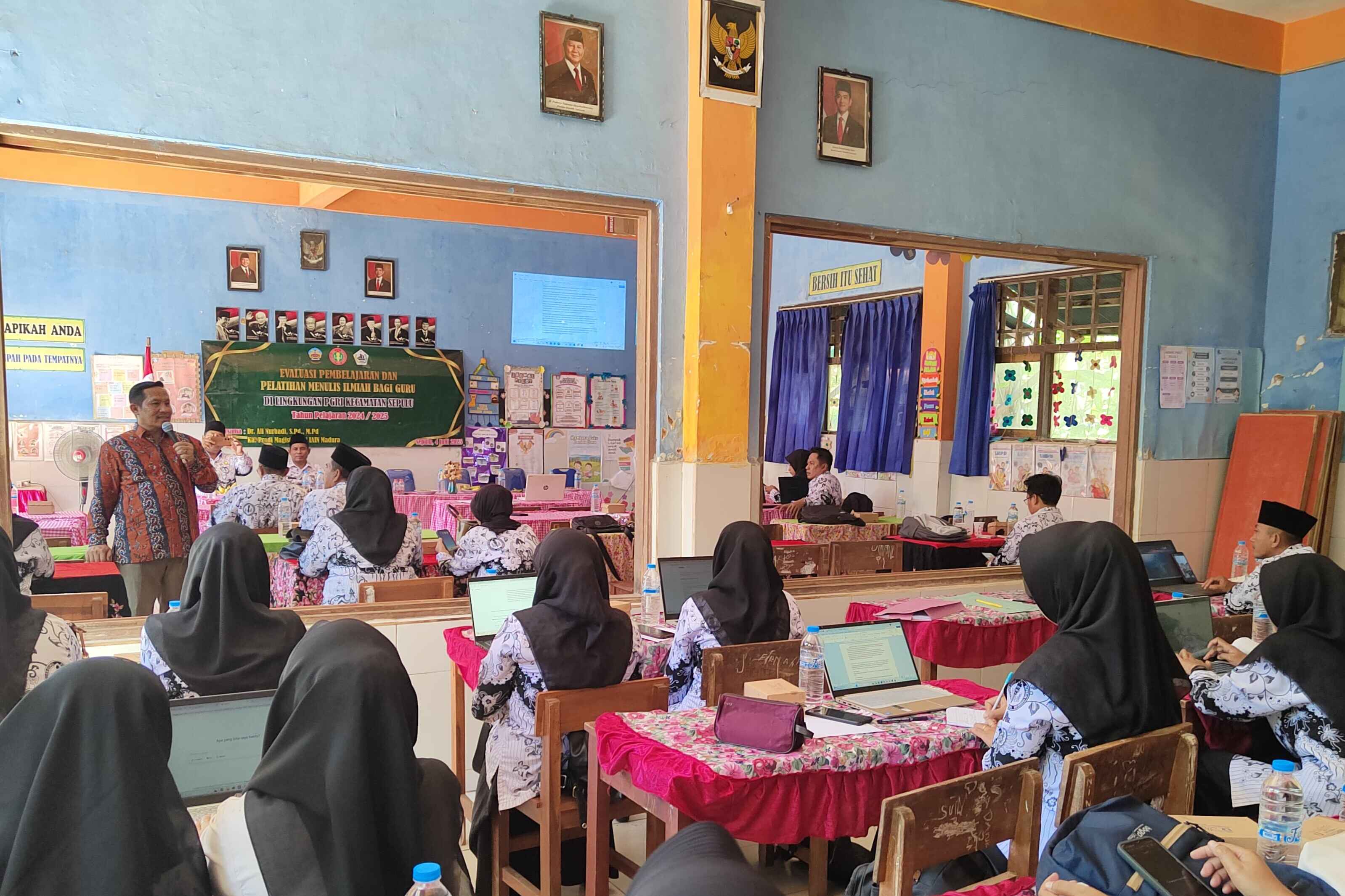 Workshop dan Seminar Evaluasi Pembelajaran serta Pelatihan Menulis Ilmiah bagi Guru di Kecamatan Sepulu