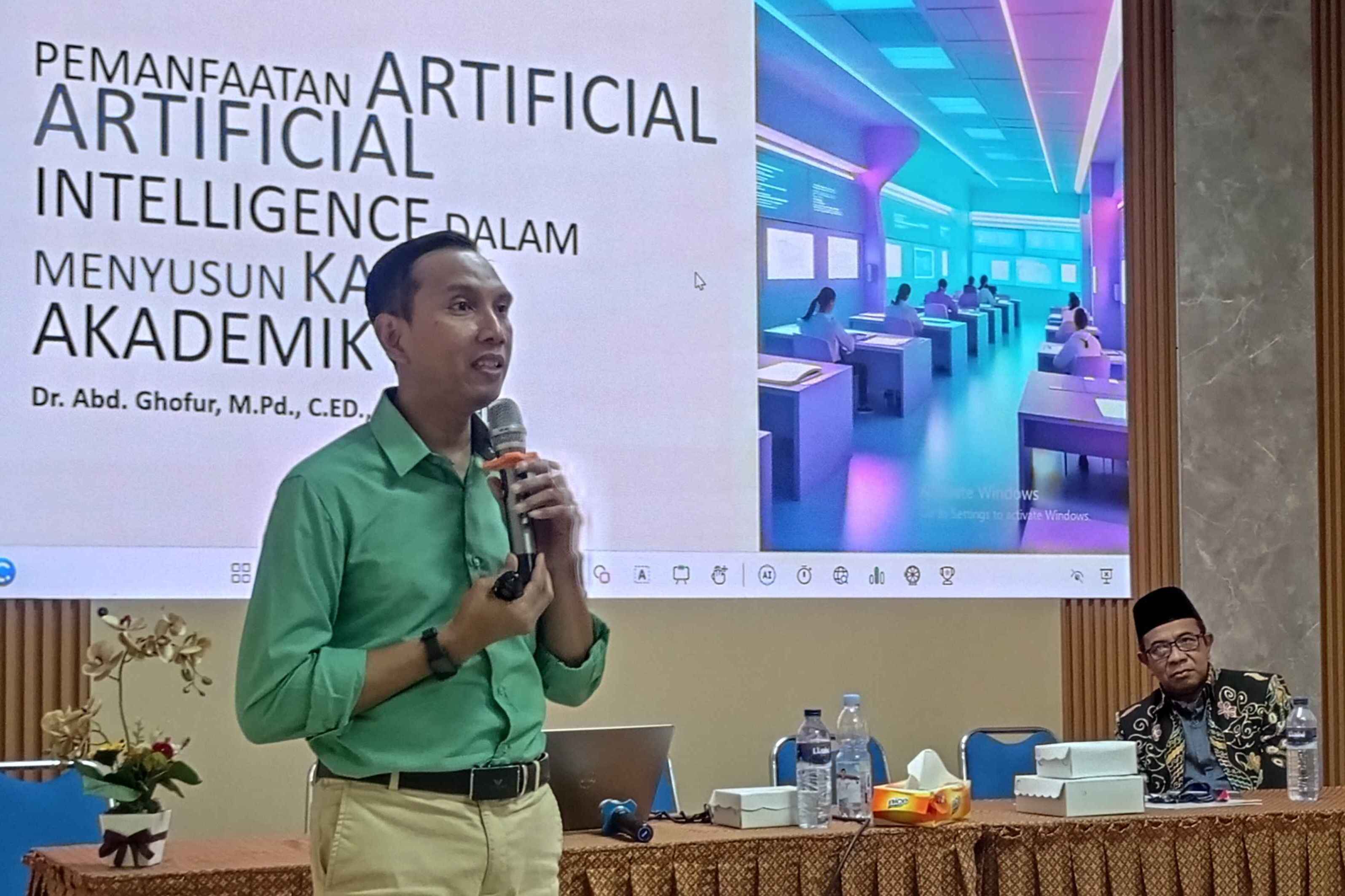 MAHASISWA MAGISTER MPI PASCASARJANA IAIN MADURA IKUTI PELATIHAN KEPENULISAN ILMIAH BERBASIS AI